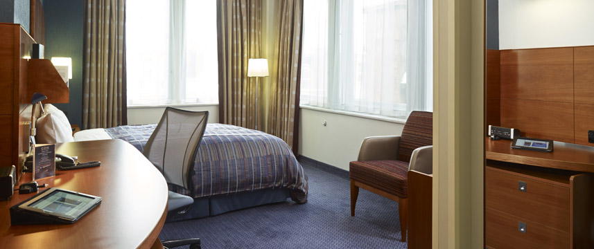 Club Quarters St Pauls - Standard Room Facilities Club Quarters St Pauls - Standard Room Facilities