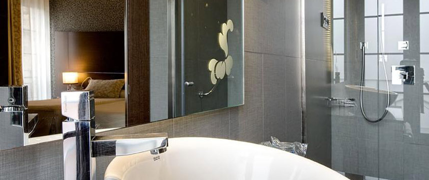 Colonial - Bathroom Colonial - Bathroom