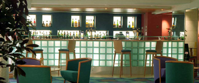 Comfort Inn Heathrow Costa coffee bar