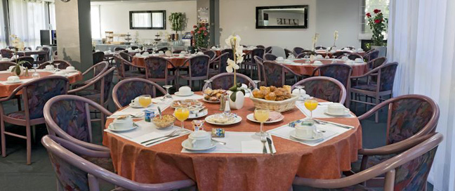 Comfort Inn Rosny sous Bois Restaurant Seating