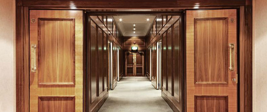 Copthorne Tara - Corridor