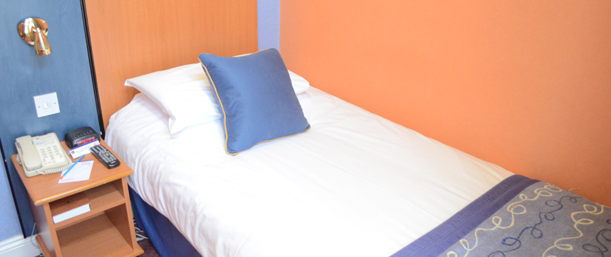 Corona Hotel - Single Bedroom