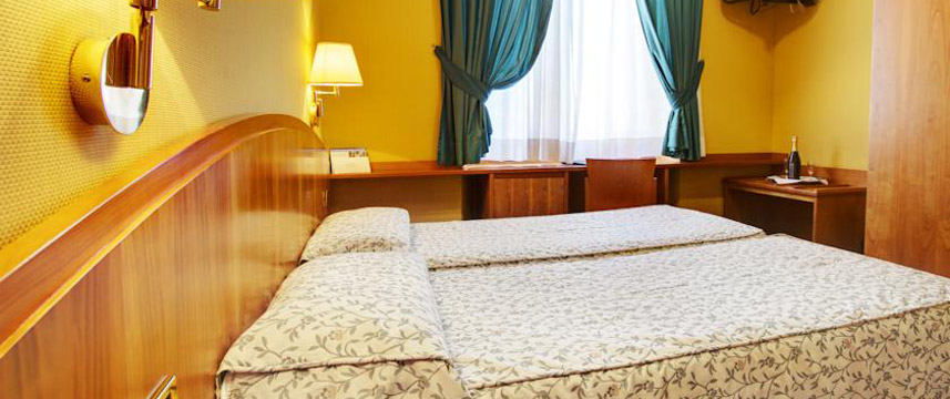 Corot Hotel - Twin Bedroom