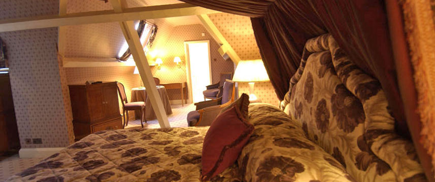 Cotswold Lodge Classic Hotel - Feature Bed Room Cotswold Lodge Classic Hotel - Feature Bed Room