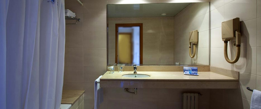 Covadonga Hotel - Bathroom