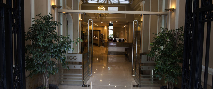 Covadonga Hotel - Entrance