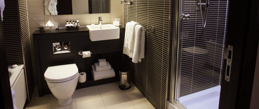 Crowne Plaza Birmingham - Club Floor Bathroom