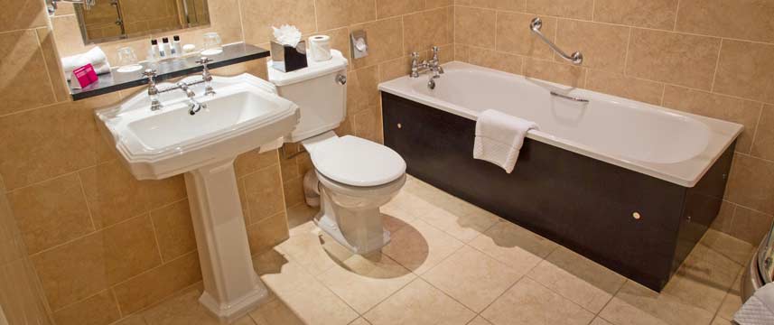 Crowne Plaza Edinburgh Bathroom
