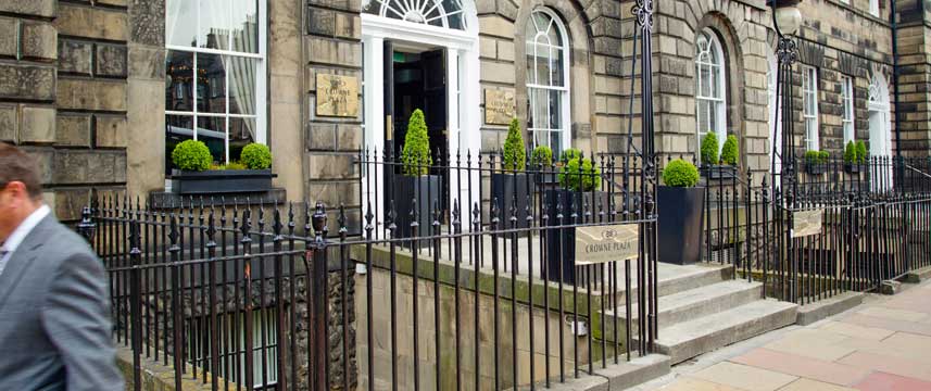 Crowne Plaza Edinburgh Entrance