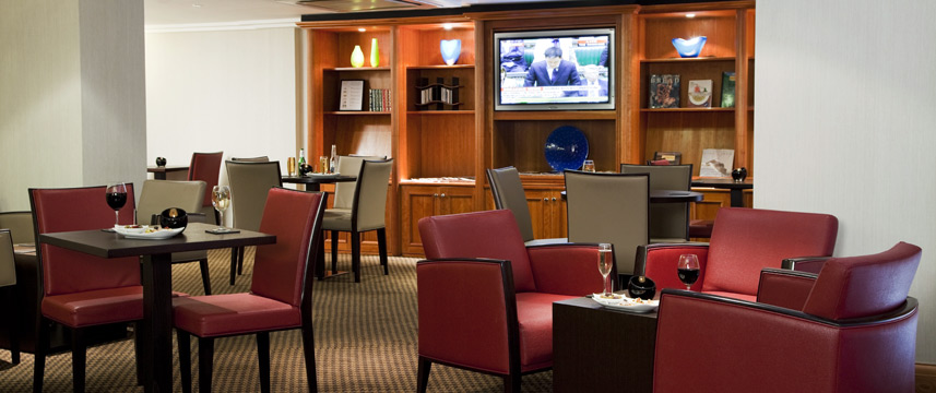 Crowne Plaza London Heathrow - Club Lounge Crowne Plaza London Heathrow - Club Lounge