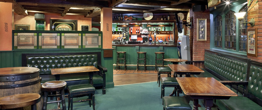 Crowne Plaza London Heathrow - Sports Bar Crowne Plaza London Heathrow - Sports Bar