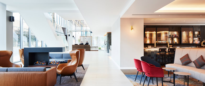 Crowne Plaza Manchester Oxford Road - Lobby Seating Crowne Plaza Manchester Oxford Road - Lobby Seating