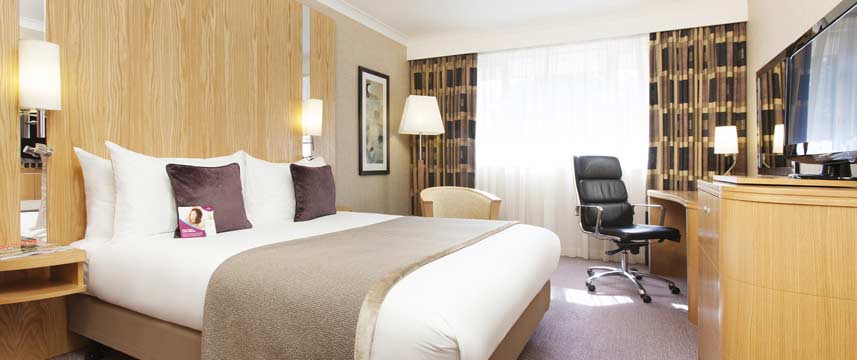 Crowne Plaza Reading - Bedroom Crowne Plaza Reading - Bedroom