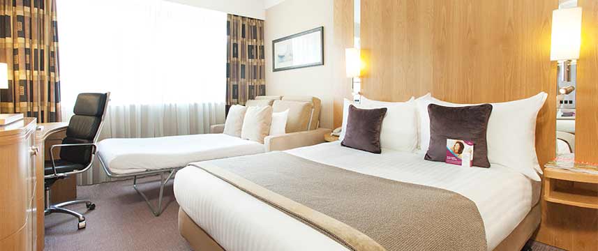 Crowne Plaza Reading - Standard Room Sofabed Crowne Plaza Reading - Standard Room Sofabed