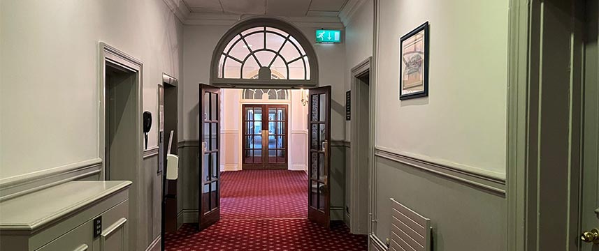 Crowne Plaza Royal Victoria Sheffield - Corridor Crowne Plaza Royal Victoria Sheffield - Corridor