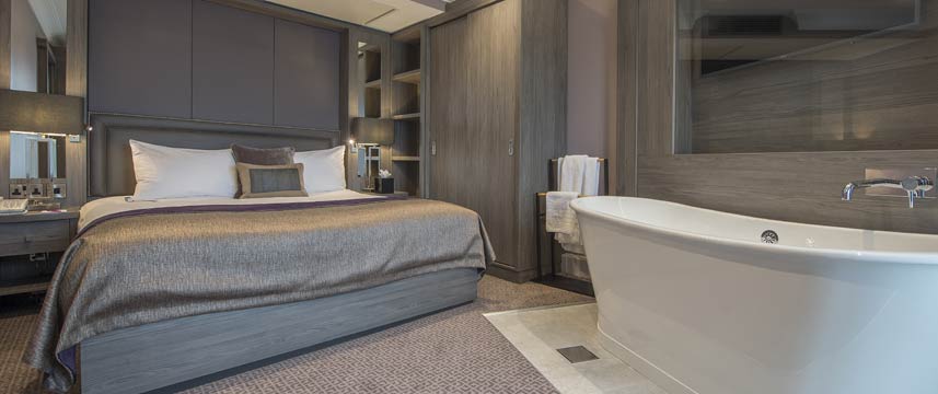 Crowne Plaza Sheffield Bedroom With Bath