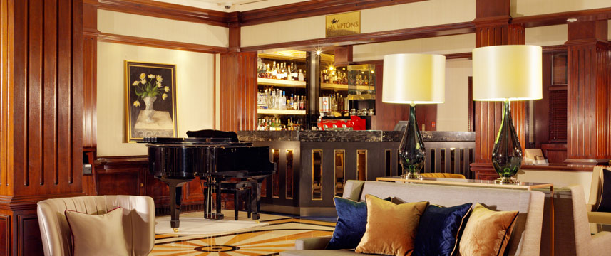 Crowne Plaza St James - Hamptons Bar