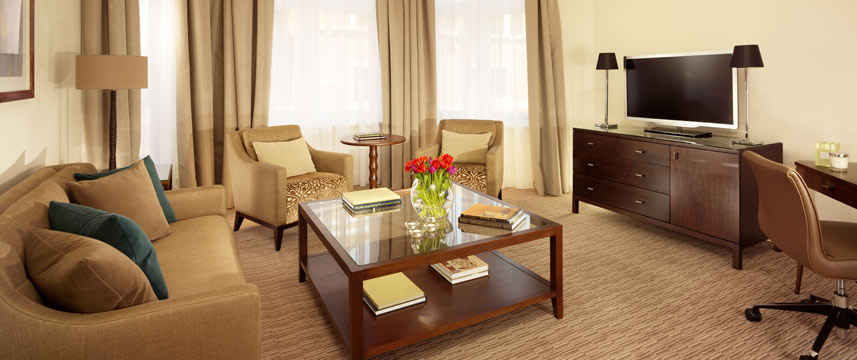 Crowne Plaza St James - Superior Suite