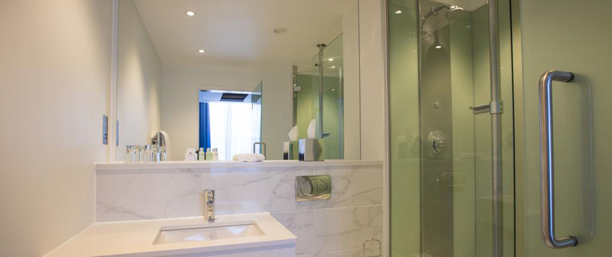 Cumberland - New Superior King Bathroom Cumberland - New Superior King Bathroom