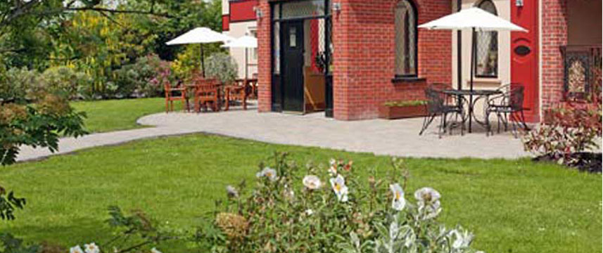 Darby O Gills Hotel - Grounds