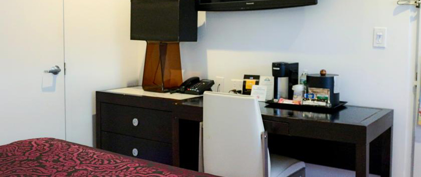 Days Hotel Broadway - Room Desk Days Hotel Broadway - Room Desk