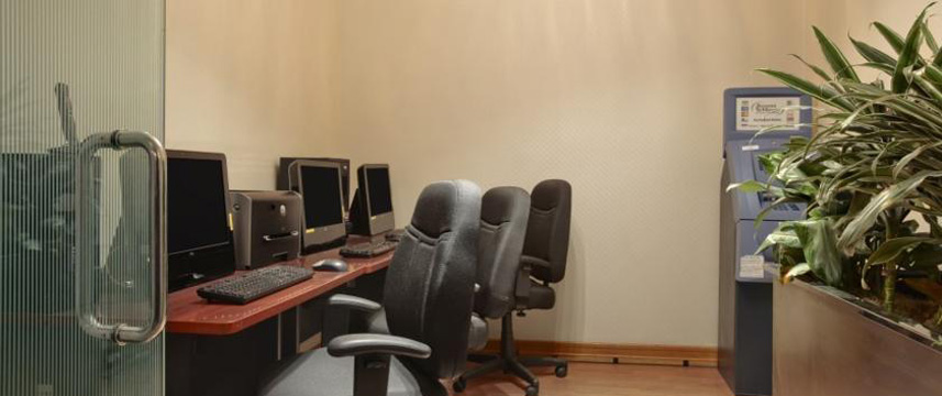 Days Hotel Broadway - Work Area Days Hotel Broadway - Work Area