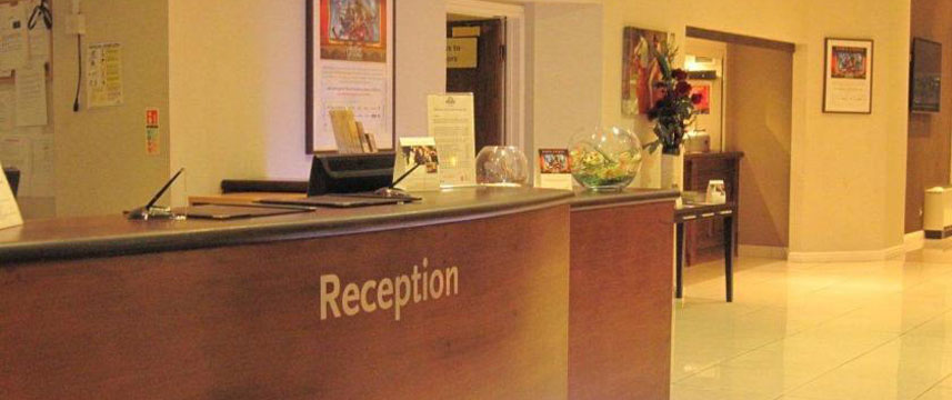 Days Hotel Coventry - Reception Area Days Hotel Coventry - Reception Area