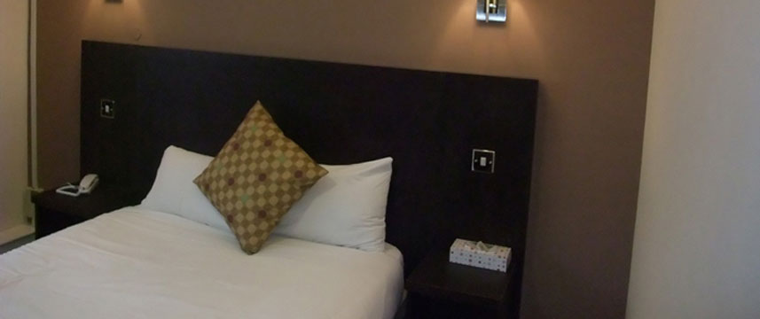 Days Hotel Gatwick Double Bed Room Days Hotel Gatwick Double Bed Room