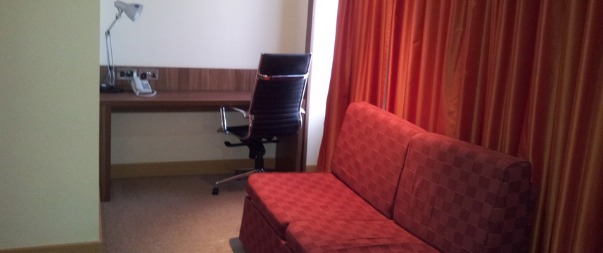 Days Hotel Hounslow Desk Days Hotel Hounslow Desk