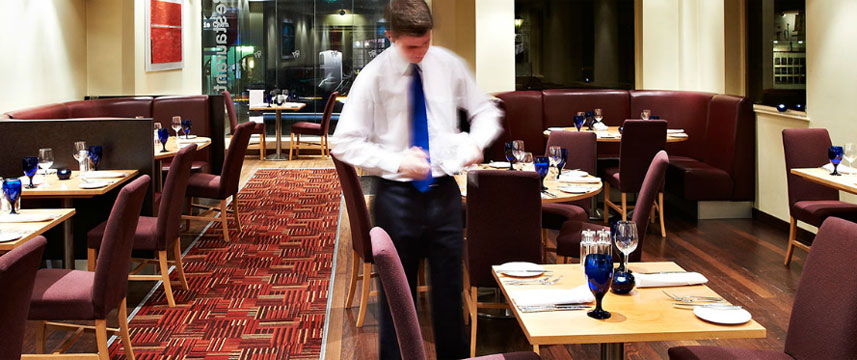 De Vere University Arms Hotel - Restaurant Tables De Vere University Arms Hotel - Restaurant Tables