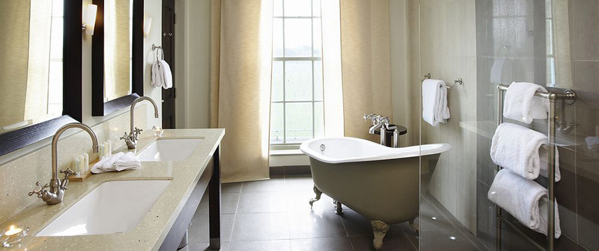 De Vere University Arms Hotel - Suite Bathroom De Vere University Arms Hotel - Suite Bathroom