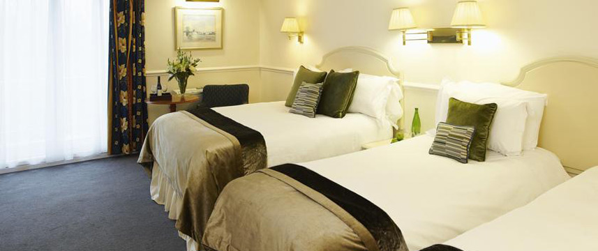 De Vere University Arms Hotel - Triple Bedroom De Vere University Arms Hotel - Triple Bedroom