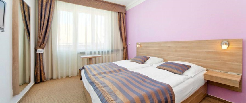 Denisa Hotel - Twin Bedroom
