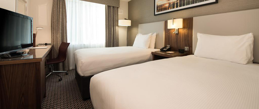 DoubleTree by Hilton Aberdeen Treetops - Twin Room DoubleTree by Hilton Aberdeen Treetops - Twin Room