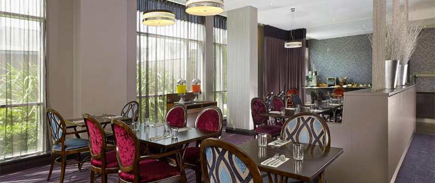 DoubleTree by Hilton London Chelsea - Breakfast Tables