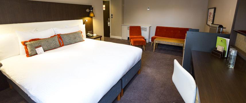 DoubleTree by Hilton London Ealing Junior Suite Room