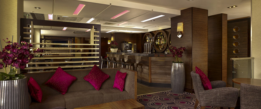 DoubleTree by Hilton London Victoria Bar DoubleTree by Hilton London Victoria Bar