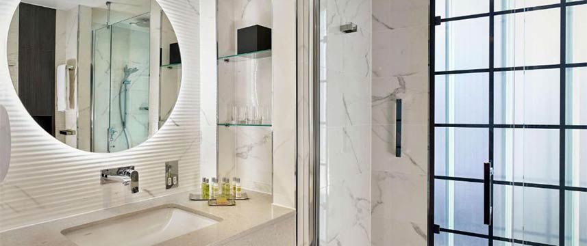 DoubleTree by Hilton London West End - Bath Room