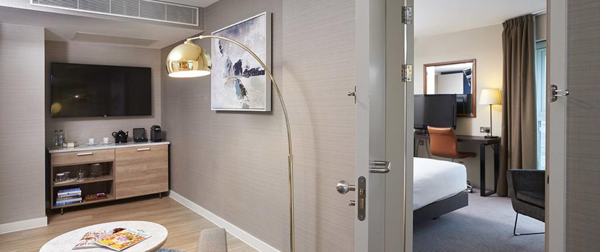 Doubletree By Hilton London Excel One Bed King Suite Doubletree By Hilton London Excel One Bed King Suite