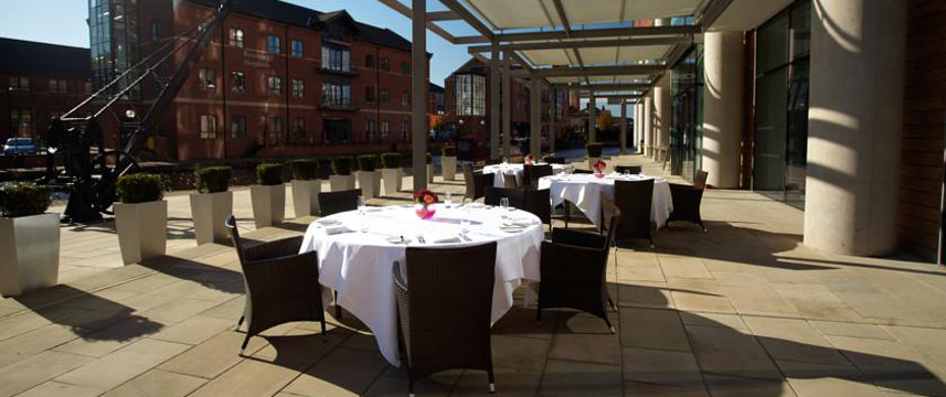 Doubletree Leeds Exterior Dining
