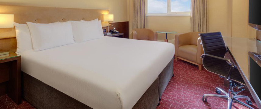 Doubletree by Hilton Aberdeen City Centre Queen Classic Room Doubletree by Hilton Aberdeen City Centre Queen Classic Room