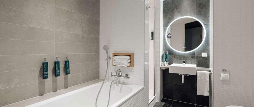 Doubletree by Hilton Amsterdam Suite Bathroom Doubletree by Hilton Amsterdam Suite Bathroom