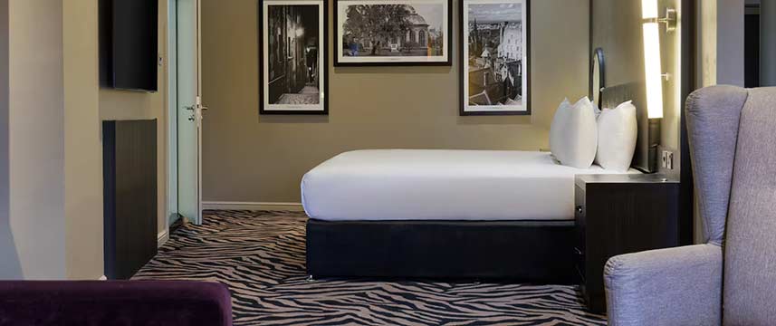 Doubletree by Hilton Edinburgh City Centre - Junior Suite Doubletree by Hilton Edinburgh City Centre - Junior Suite