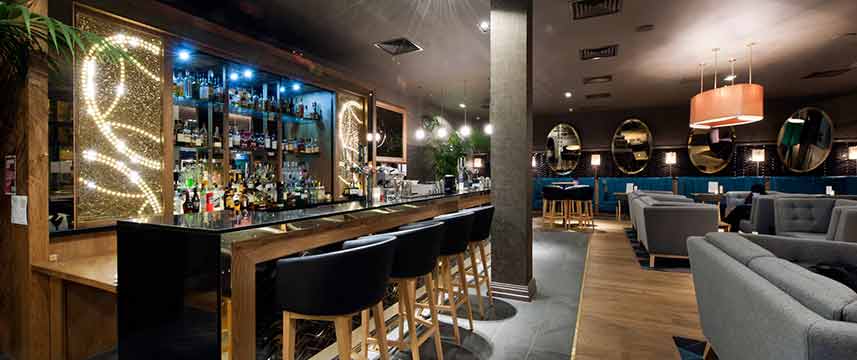 Doubletree by Hilton Edinburgh City Centre - Monboddo Bar Area Doubletree by Hilton Edinburgh City Centre - Monboddo Bar Area