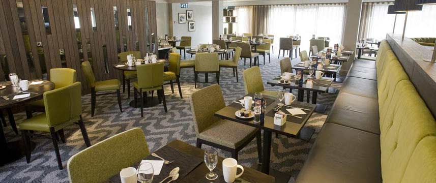 Doubletree by Hilton Hotel Bristol North Breakfast Tables