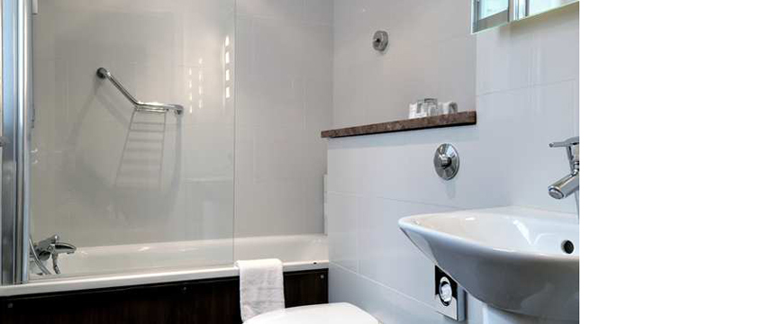 Doubletree by Hilton London - West End - Bathroom Doubletree by Hilton London - West End - Bathroom