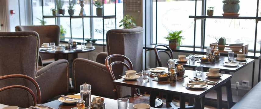 Doubletree by Hilton York - Breakfast Tables