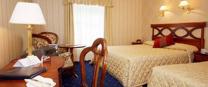 Dromhall Hotel - Triple Room Dromhall Hotel - Triple Room