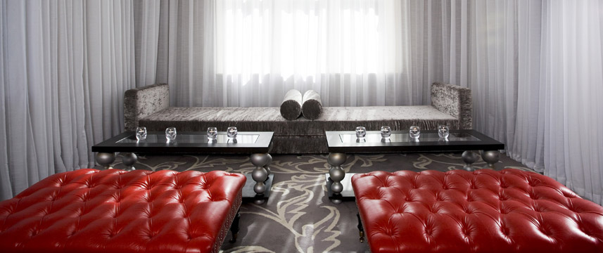 Dylan Hotel - Red Seats Dylan Hotel - Red Seats