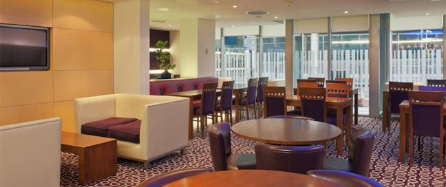 Express by Holiday Inn Swiss Cottage - Lobby Area